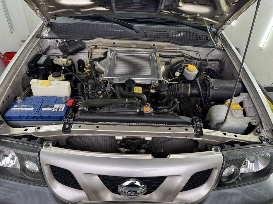 Nissan Terrano 2.7D an:10/2002 Autoutilitara 4700€uro Neg