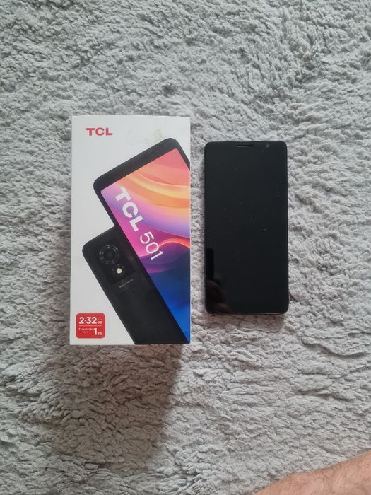Vand 2 Telefoane mobile TCL 501 NOI