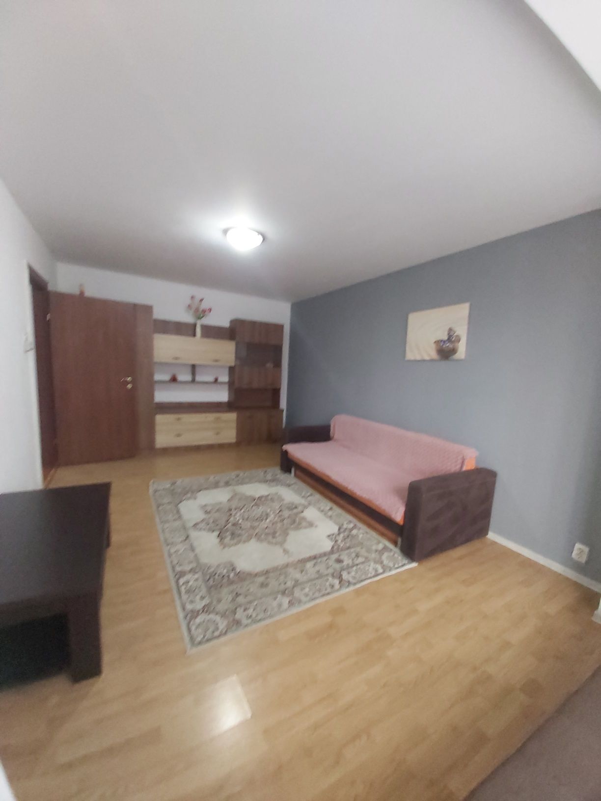 Apartament  doua camere decomandat  70 mp et 2 zona Gojdu