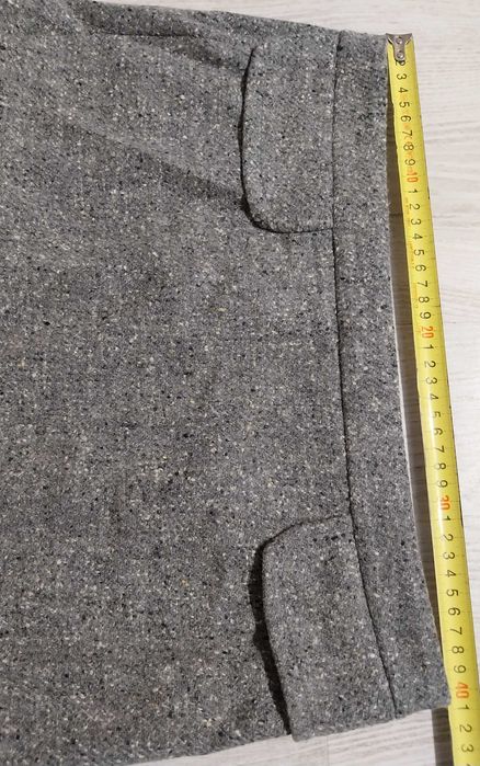 Fusta 65% lâna Max Mara