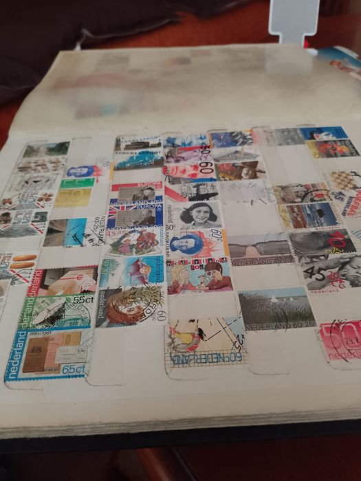 Vând urgent timbre românești și straine