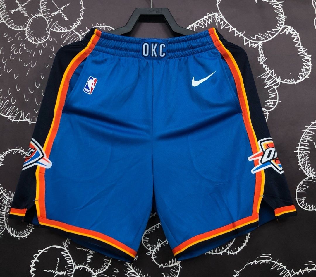 NBA shorts (pe stoc)