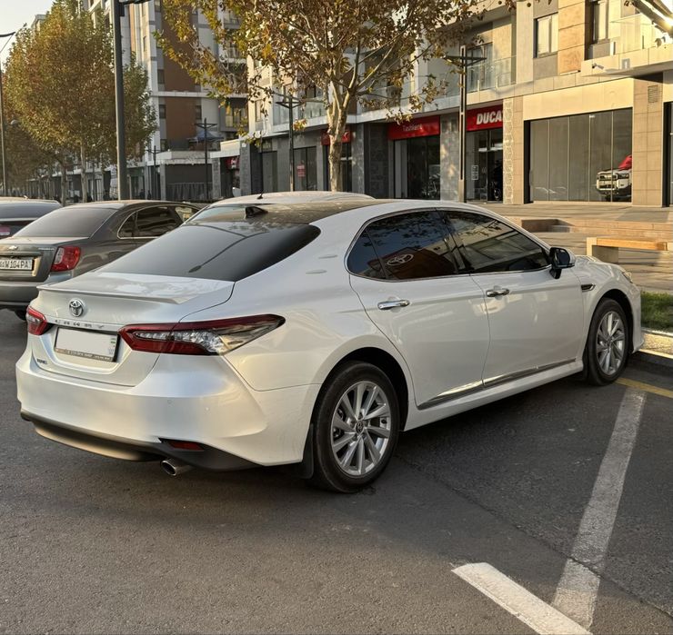 Toyota Camry 75 2023