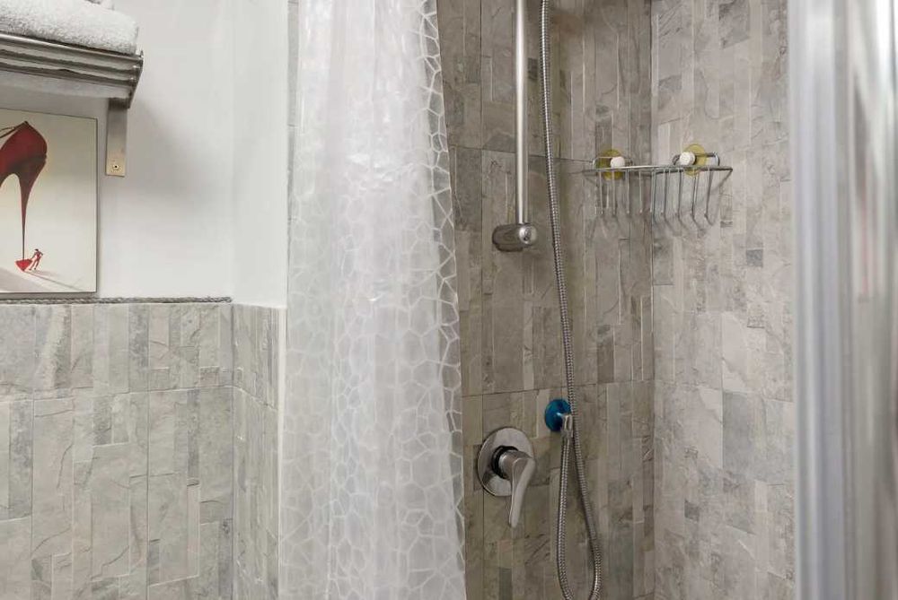 Дава се под наем Двустаен апартамент в Пловдив, Каменица 2 - 65 кв.м за 280.5 € - Снимка #1