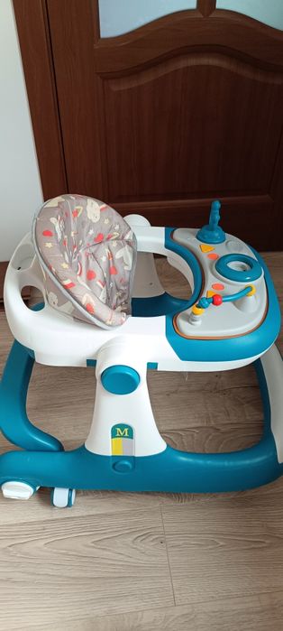 Căruț bebeluș, premergător, lot haine fetiță și nou născut