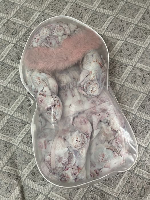 Продам детские комбинезоны