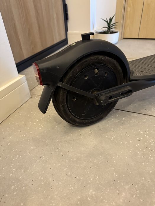 Trotineta electrica NINEBOT KickScooter F2 Pro, 10 inch, negru