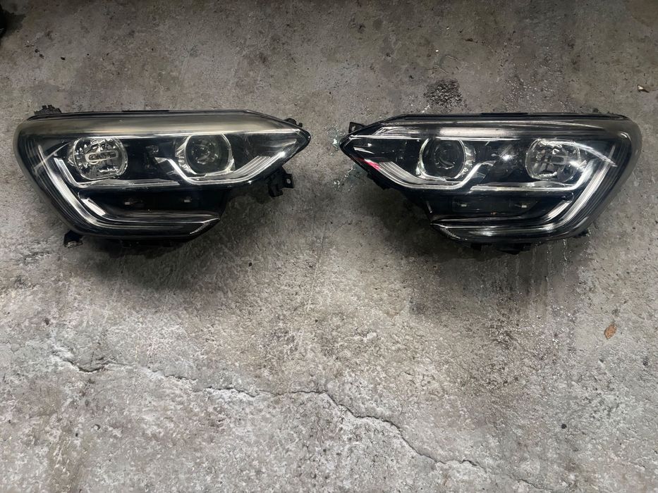 Far Stanga Renault Megan 4