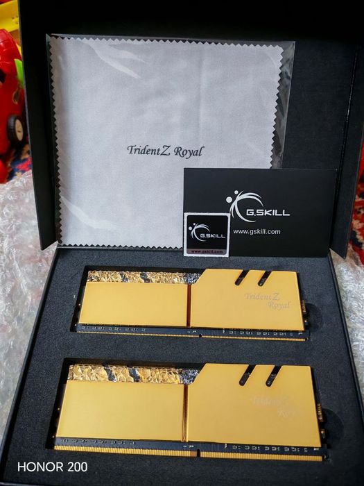 Gskill TridentZ DDR4 2x8gb 3200mhz RGB Gold