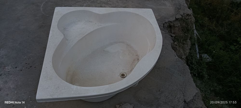 Vanna sotiladi yahshi holatda urunip ketmagan