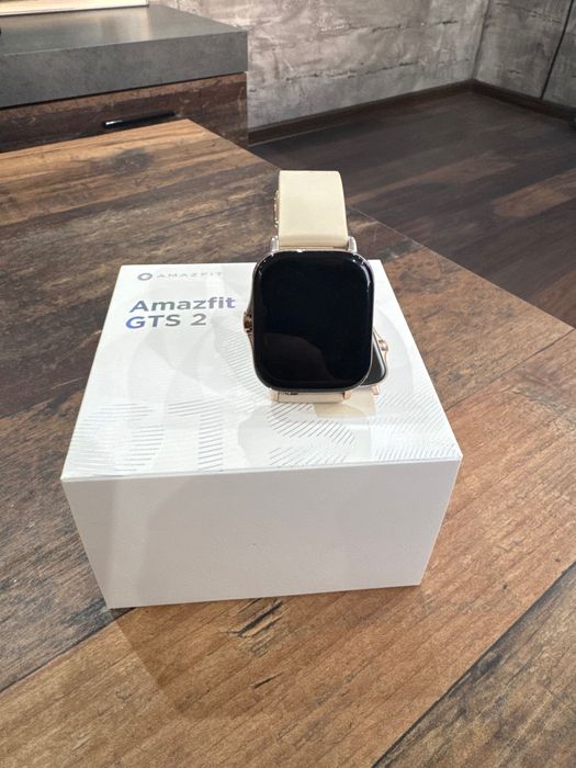 Дамски смарт часовник Xiaomi Amazfit GTS2