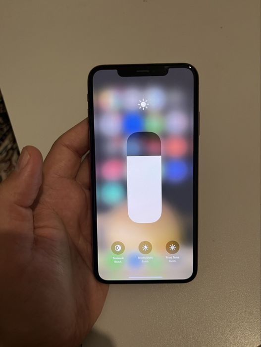 iPhone Xs Max ideal 77%