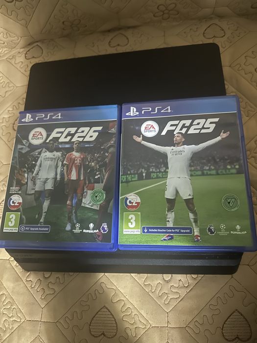 Vand ps4 slim un 1TB intreținut cu jocuri Fc25 Fc26 Fifa 22 gta 5