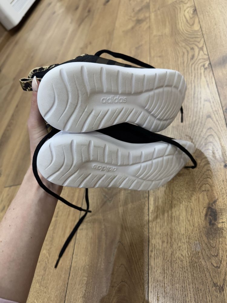 Дамски маратонки Adidas 40 номер