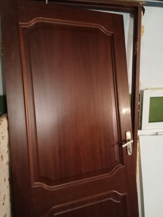 Дверь б/у в сборе