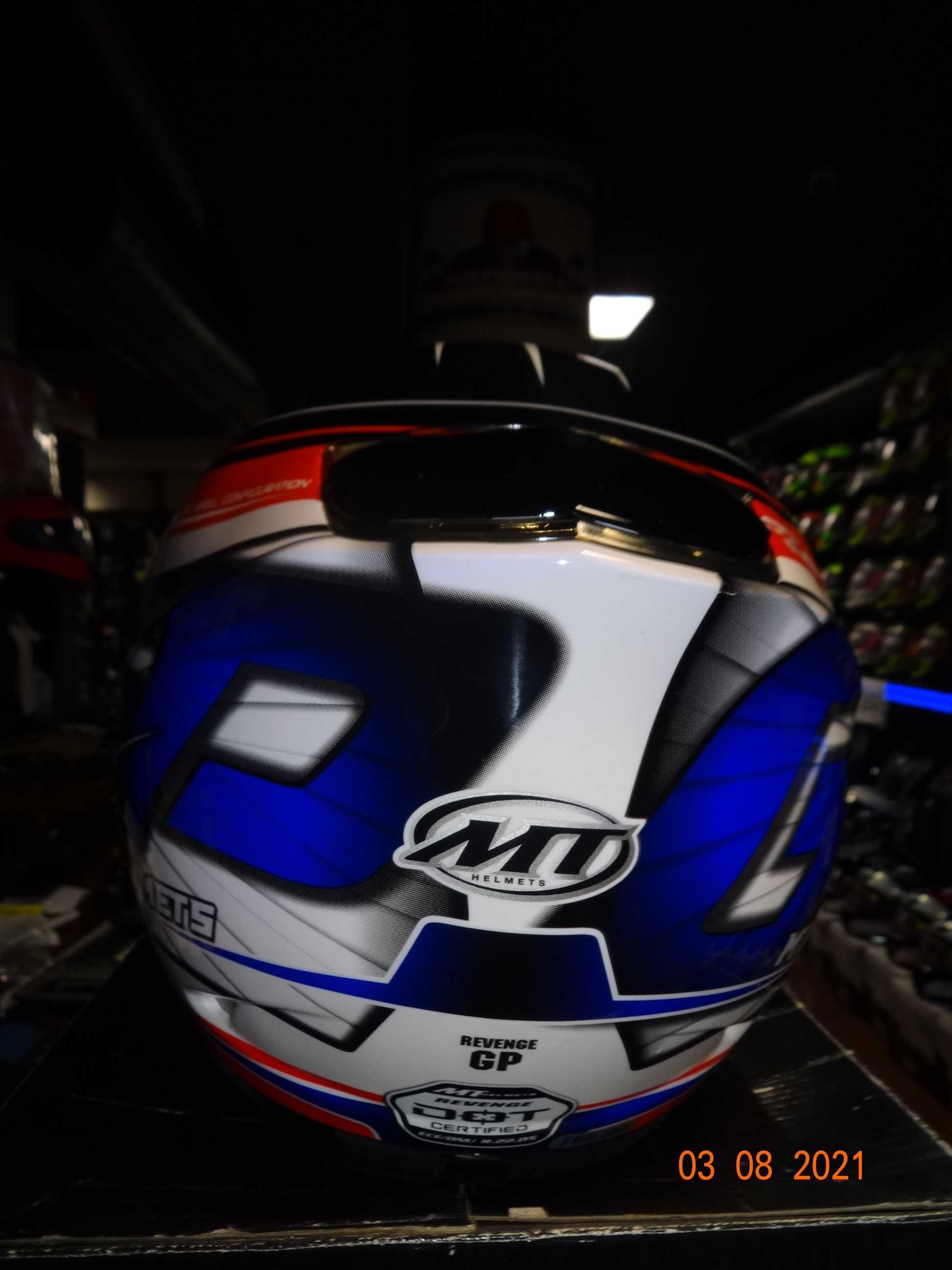 каска MT Helmets каска Revenge различни разцветки пистова мото каска