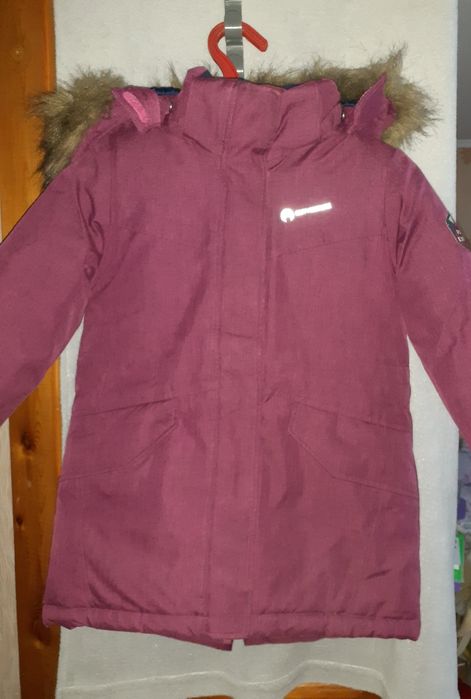 Продам зимнюю куртку на девочку (OUTVENTURE)