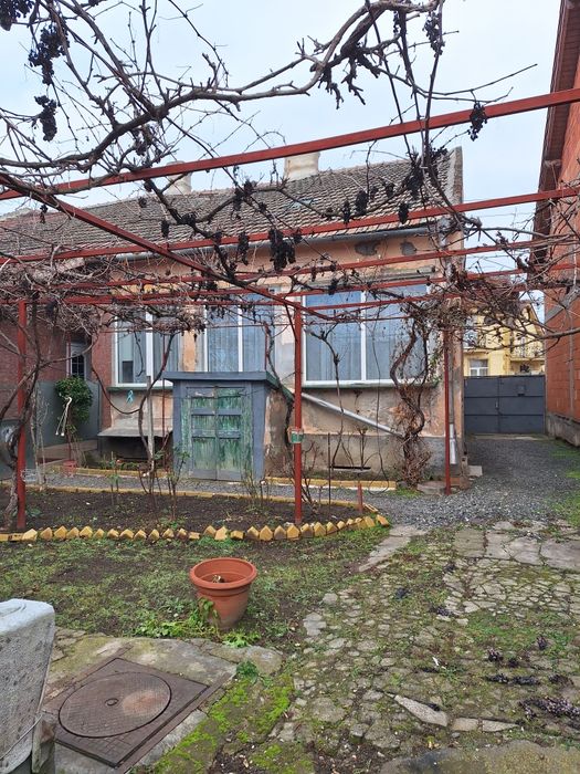 Casă cu 3 camere în Arad, zona Alfa