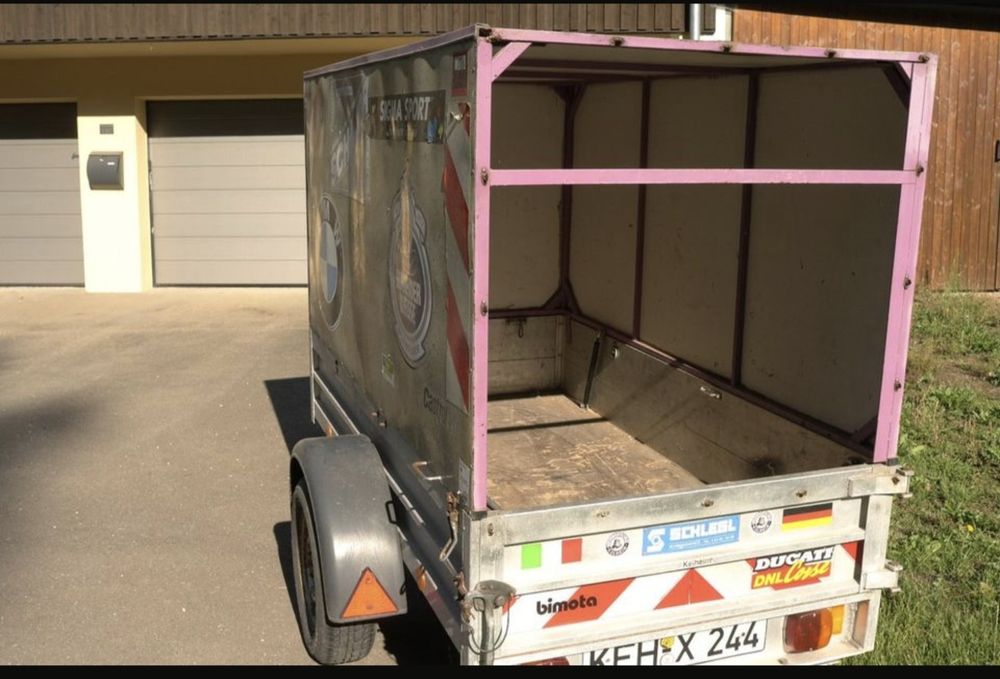 Vând remorca in stare bună