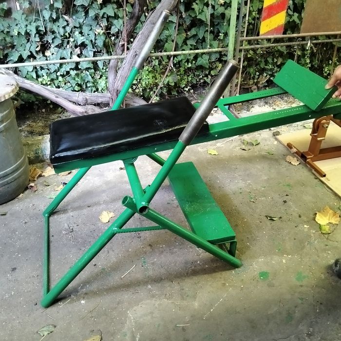 Vând aparat de făcut abdomene