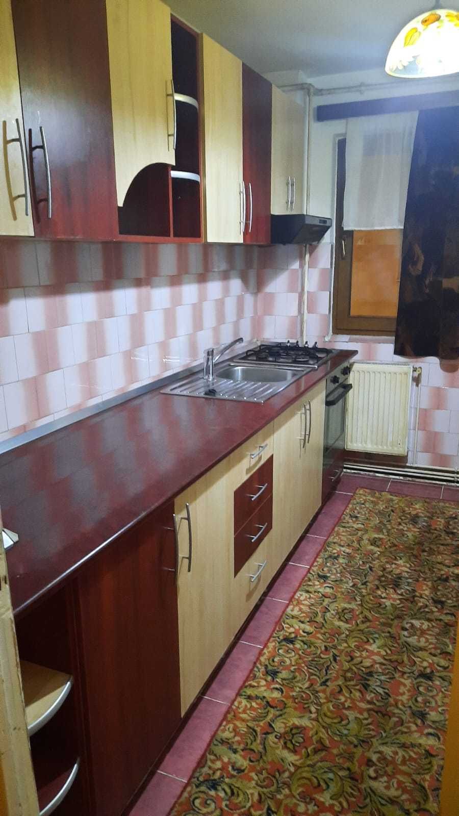 inchiriez apartament