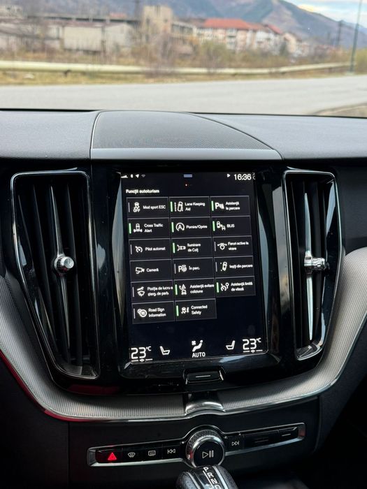 Vând Volvo XC60 2018