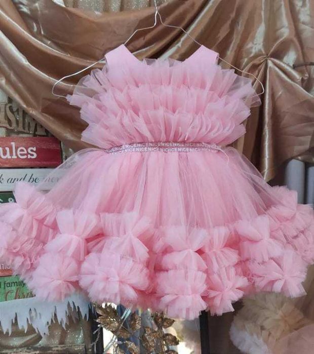 Розова рокля за дете