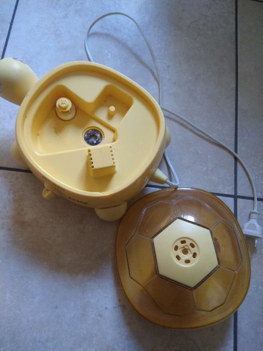 Vând umidificator camera copiilor broscuta