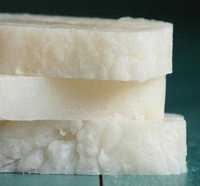 Бяла глицеринова основа за домашни сапуни.