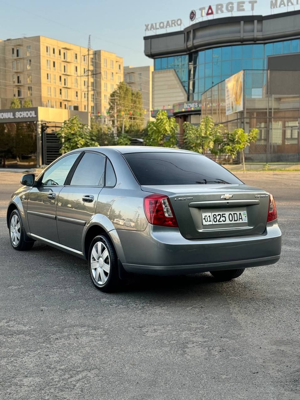 Jentra  2014yil 7700$
