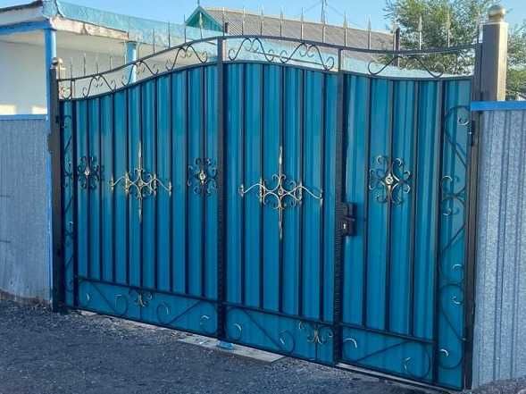 Распашные ворота из профнастила(откатные). Установка бесплатно.