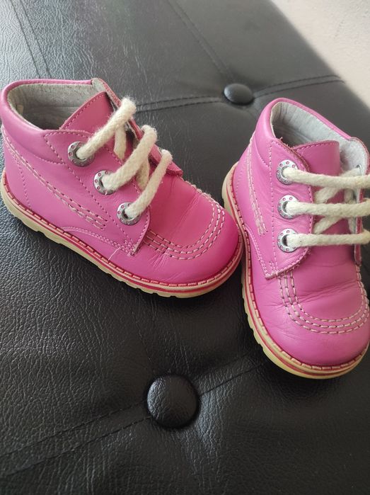 Papucei  din piele pt copii