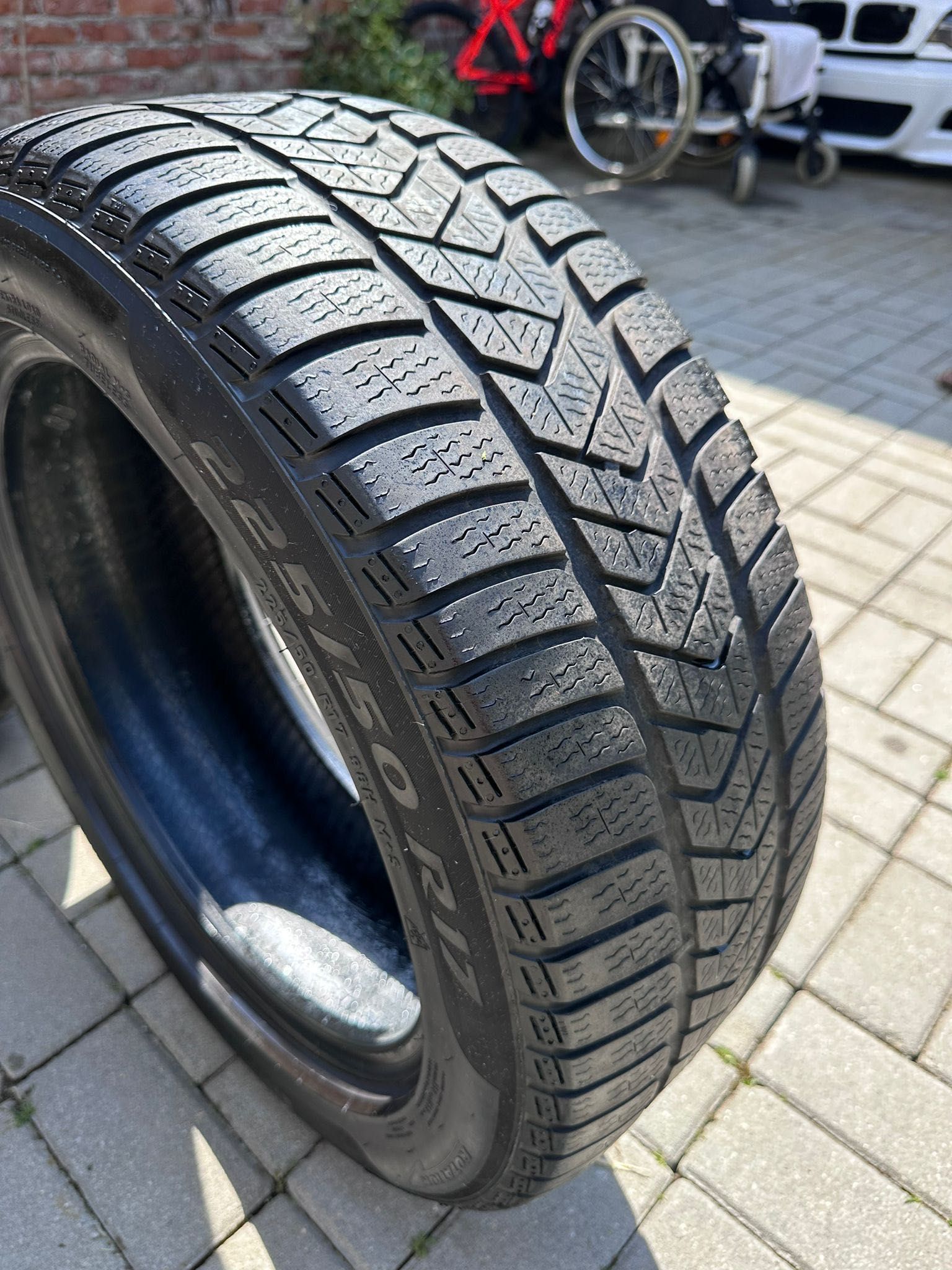 Cauciucuri Pirelli iarna 225/50/R17