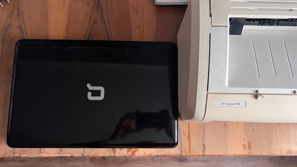 Ноутбук+принтер в рабочем состоянии.