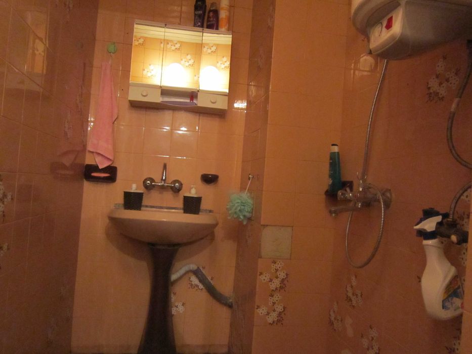 Дава се под наем Тристаен апартамент в Бургас, Братя Миладинови - 80 кв.м за 400 € - Снимка #14