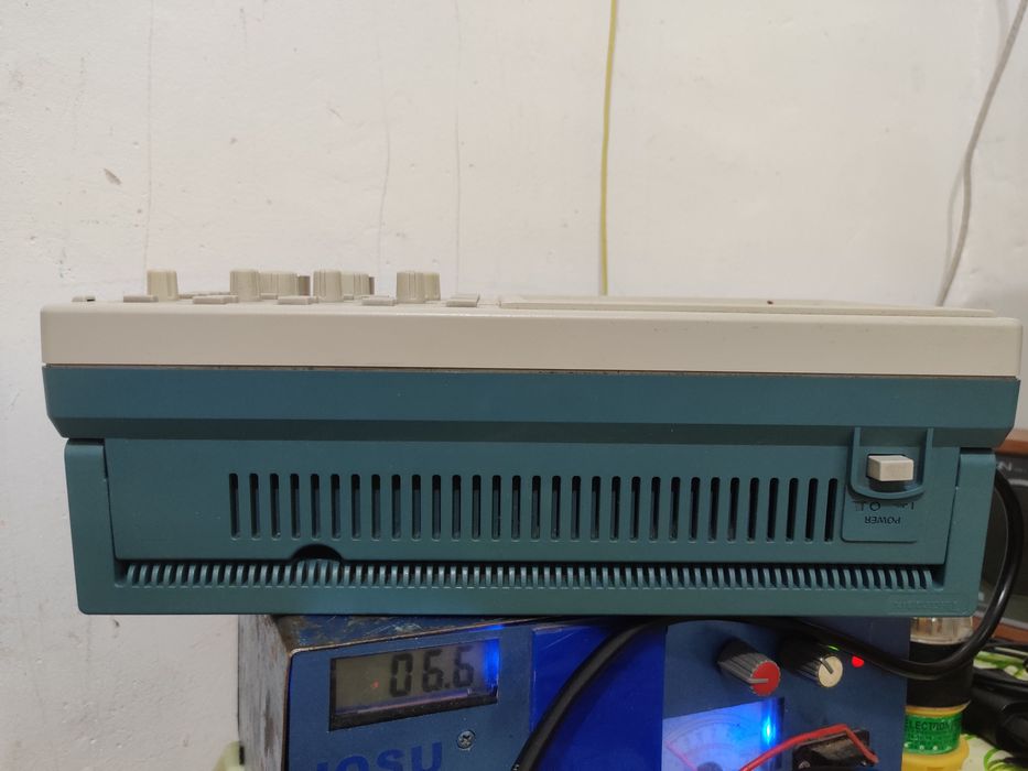 Osciloscop Tektronix TDS 210 cu doua canale
