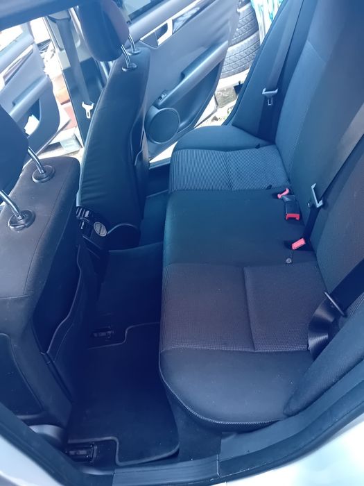 Vând Mercedes Benz 2012