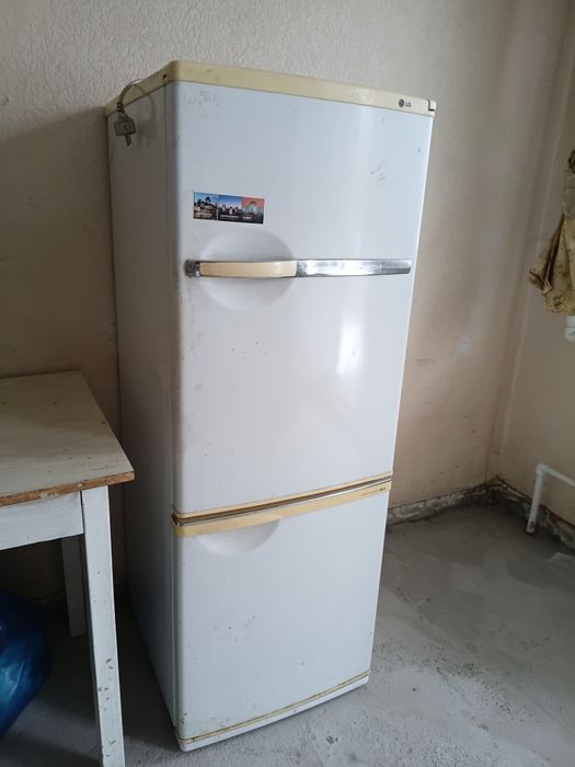 Продам холодильник