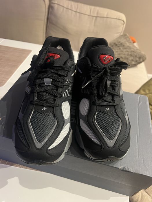 Чисто нови New balance 9060,оригинални,размер 39