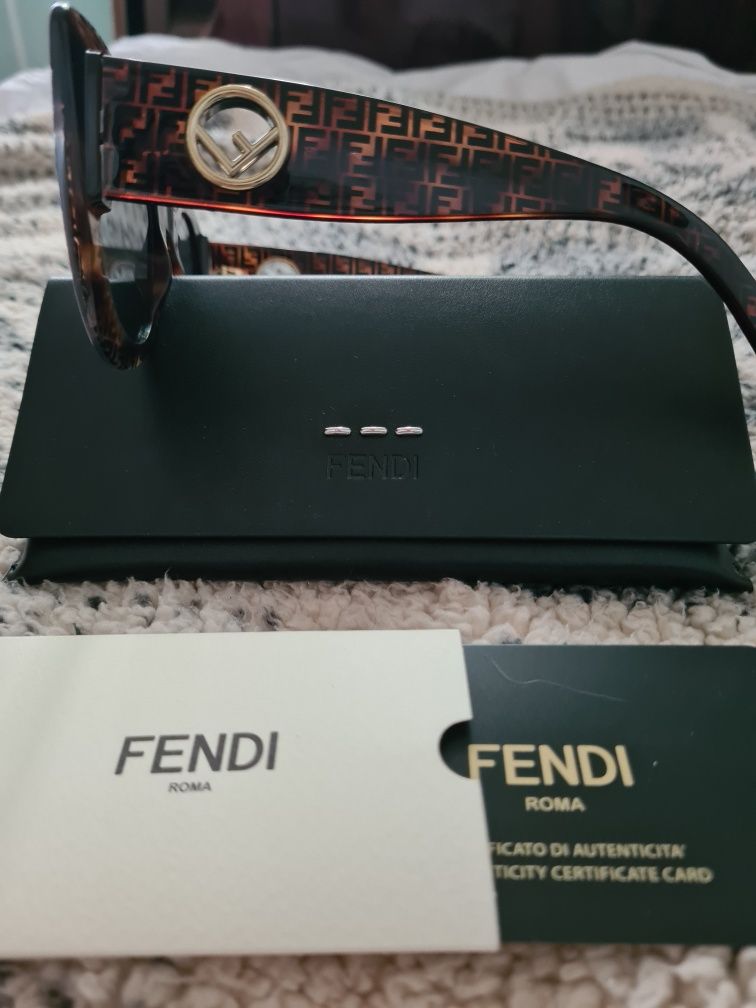 Ochelari de soare Fendi