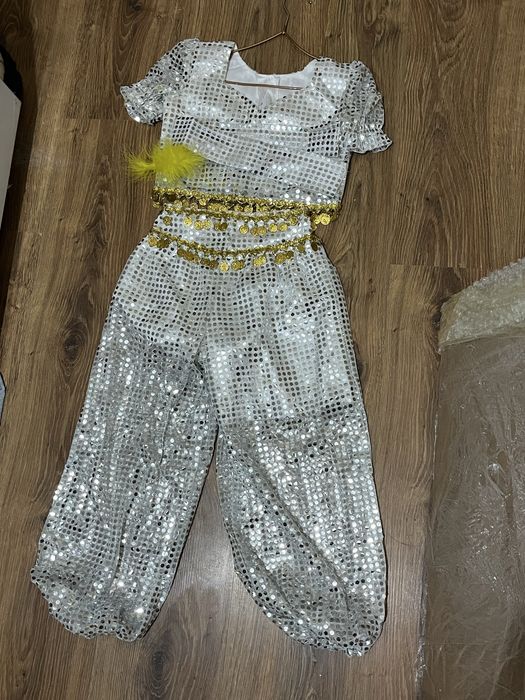 срочно продам костюм детский женский