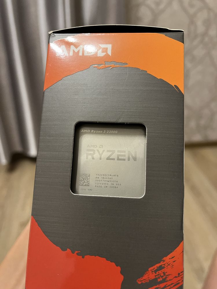 Продается процессор Ryzen 3 2200g, с новым боксовым кулером