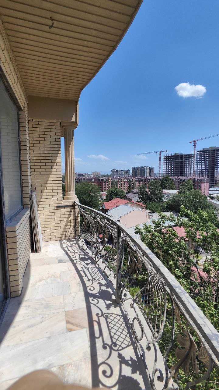3-х Комнатная квартира в центре 118кв.м. Дархан