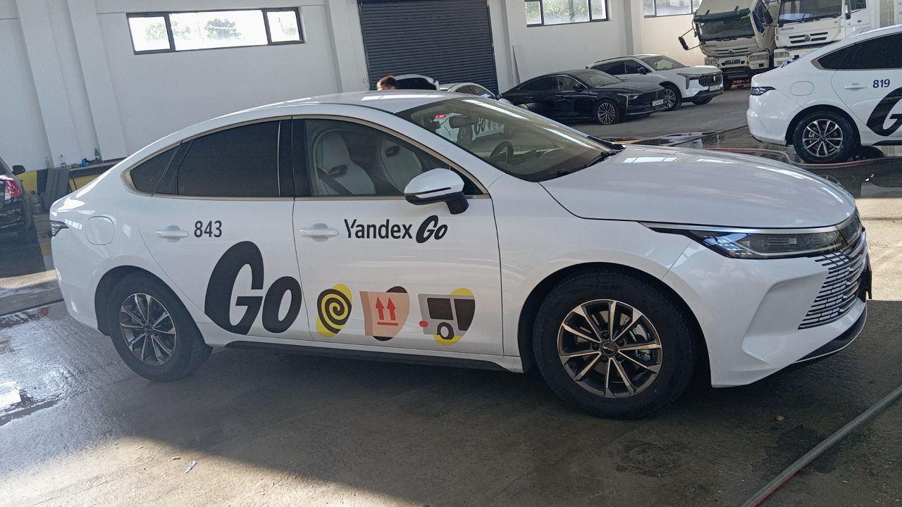 Premium TAXI Elektromobillar Xizmati — Toshkentda va Tabiat Bag‘rida!
