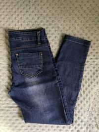 Продаются джинсы на низкой посадке (размер S)