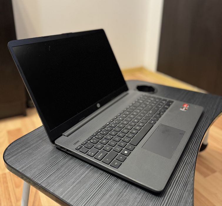 HP Laptop 15s-eq1xxx