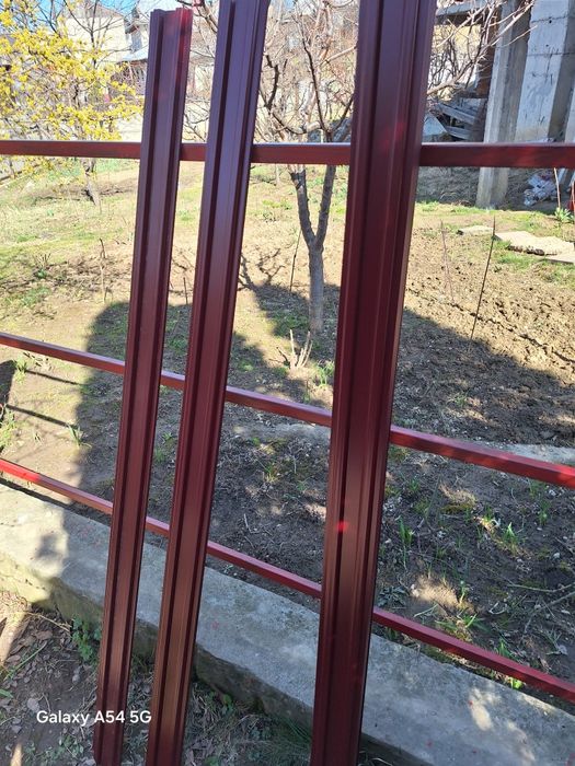 Meseriasi in constructii garduri de peste 10 ani, construim începând d