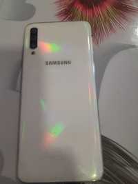 смартфон Samsung A70