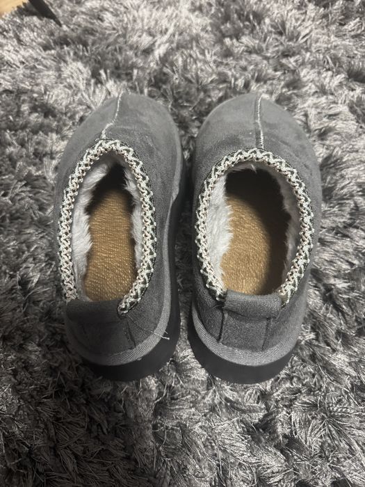 U.G.G dama model deosebit