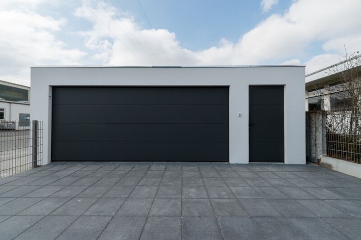 Garaje auto pe structura metalica